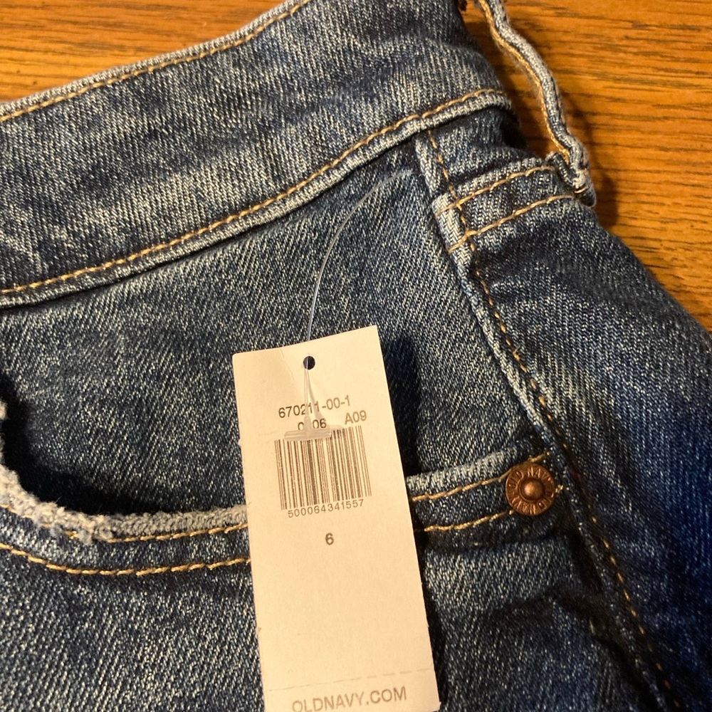 Old Navy Women’s Jean Shorts - Picture 3 of 5